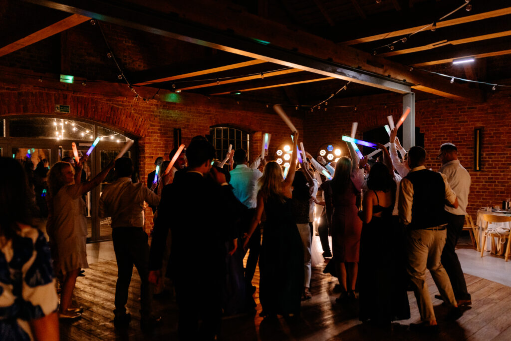 Szaleństwo na parkiecie podczas wesela