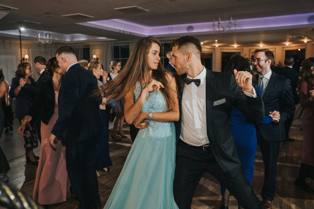 Taniec podczas przyjęcia