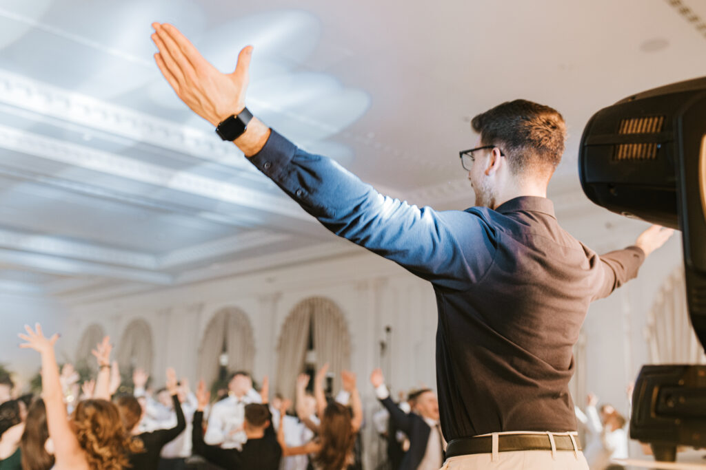 Zabawy integracyjne na studniówce z DJ