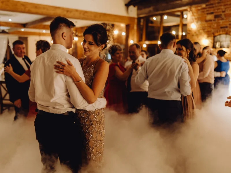 Zabawa na parkiecie dj