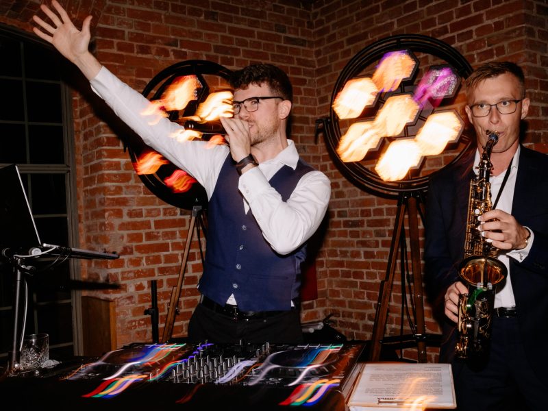 Dj i saksofon na przyjęciu weselnym Tczew