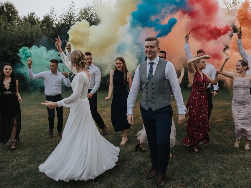 Szalony dodatek na wesele w postaci rac dymnych